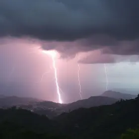 trovões e raios em Taboão da Serra