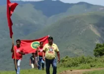 Lula participa de ato do MTST em Taboão da Serra